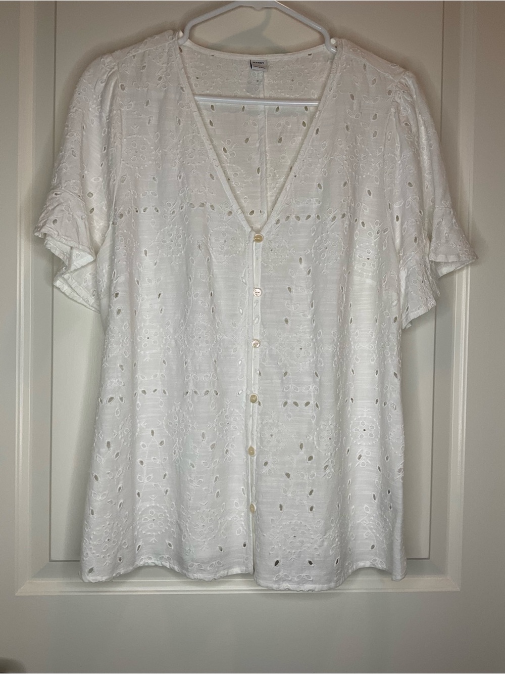 Old Navy White Eyelet V-Neck Button Front Blouse L